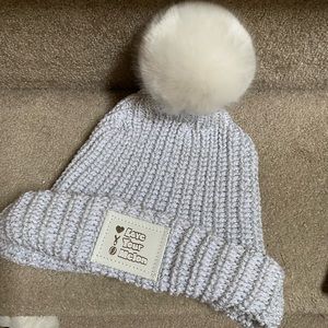 Love your melon white beanie never worn!